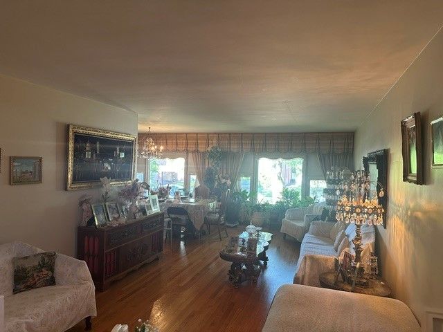 6034 N Bernard Street, Chicago, IL 60659