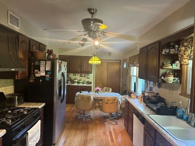 6034 N Bernard Street, Chicago, IL 60659