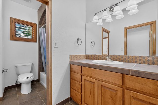 236 Anna Maria Place SW, Albuquerque, NM 87105