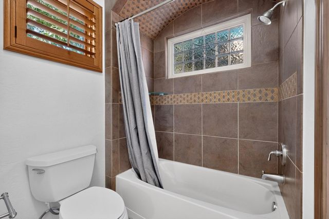 236 Anna Maria Place SW, Albuquerque, NM 87105