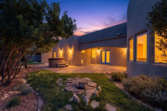 236 Anna Maria Place SW, Albuquerque, NM 87105