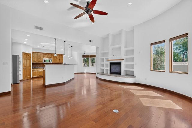 236 Anna Maria Place SW, Albuquerque, NM 87105