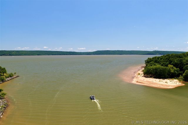 424808 E 1166 Road, Eufaula, OK 74432