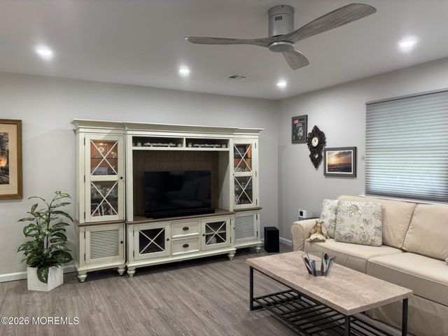 3 Greenwood Lane B, Whiting, NJ 08759