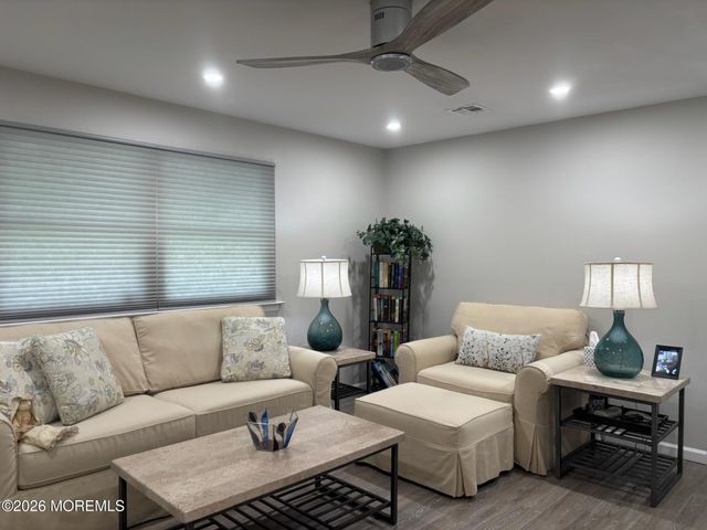 3 Greenwood Lane B, Whiting, NJ 08759