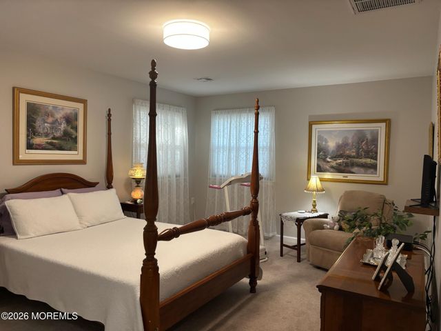 3 Greenwood Lane B, Whiting, NJ 08759