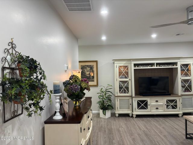 3 Greenwood Lane B, Whiting, NJ 08759