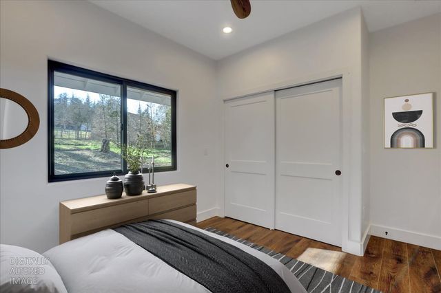 12545 Wolf Rd, Grass Valley, CA 95949