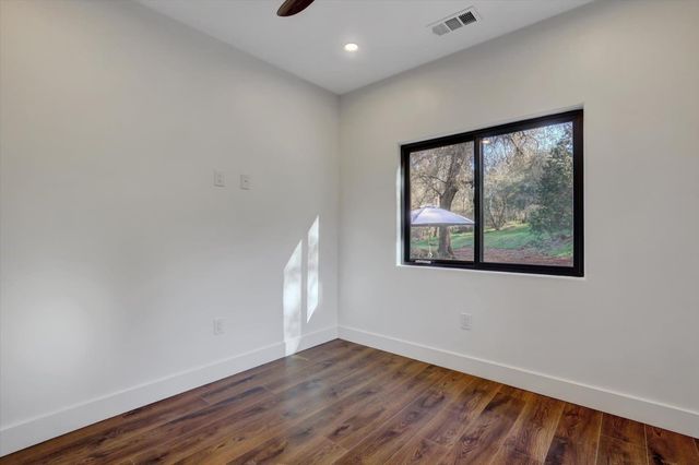 12545 Wolf Rd, Grass Valley, CA 95949