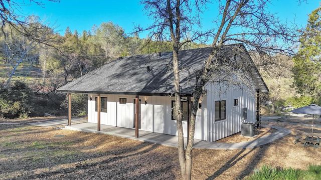 12545 Wolf Rd, Grass Valley, CA 95949