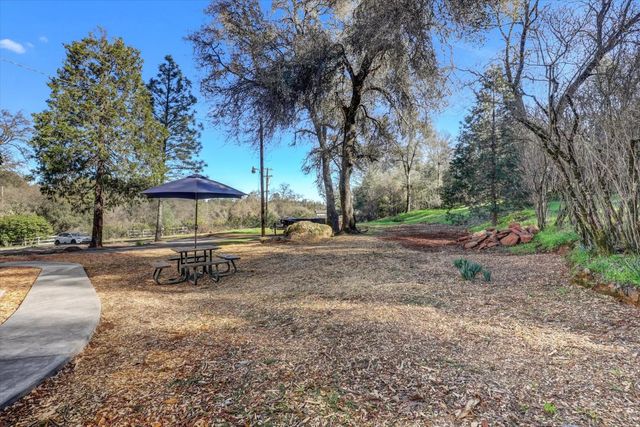 12545 Wolf Rd, Grass Valley, CA 95949