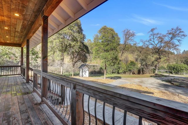 12545 Wolf Rd, Grass Valley, CA 95949