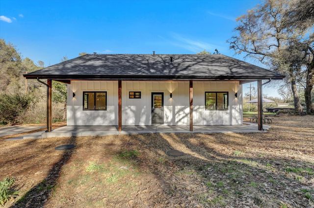 12545 Wolf Rd, Grass Valley, CA 95949