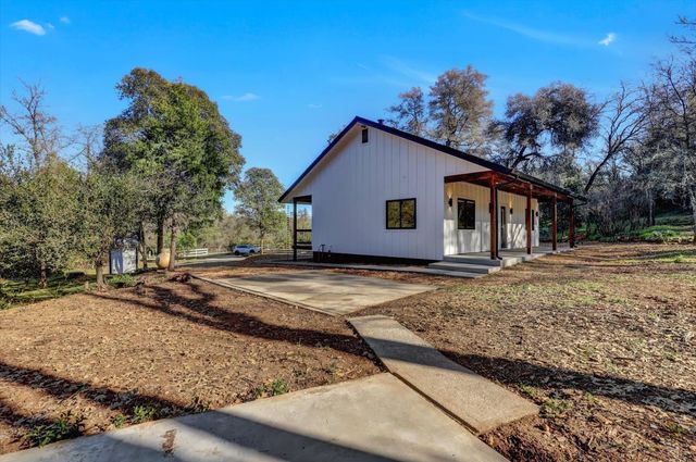 12545 Wolf Rd, Grass Valley, CA 95949