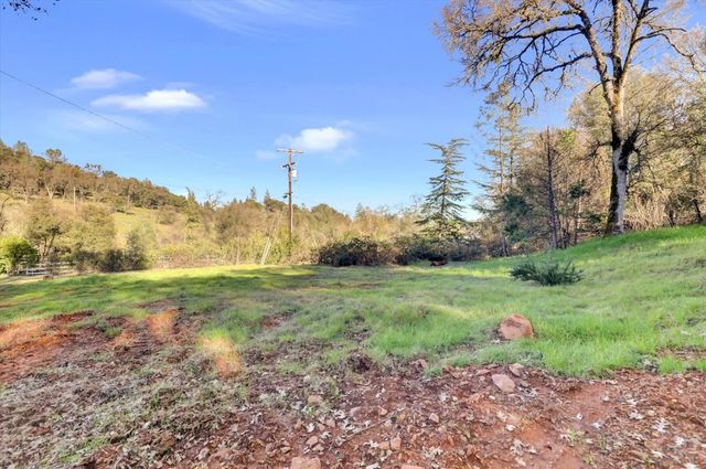 12545 Wolf Rd, Grass Valley, CA 95949