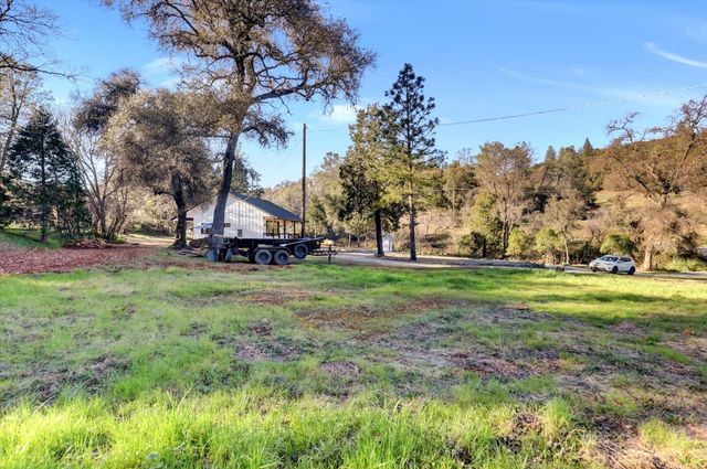 12545 Wolf Rd, Grass Valley, CA 95949