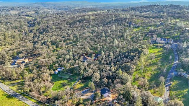 12545 Wolf Rd, Grass Valley, CA 95949