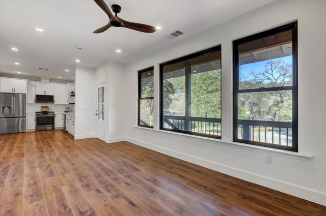 12545 Wolf Rd, Grass Valley, CA 95949