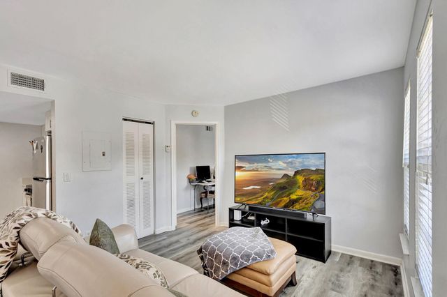1120 Lake Shore Drive 206, Lake Park, FL 33403