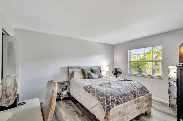 1120 Lake Shore Drive 206, Lake Park, FL 33403