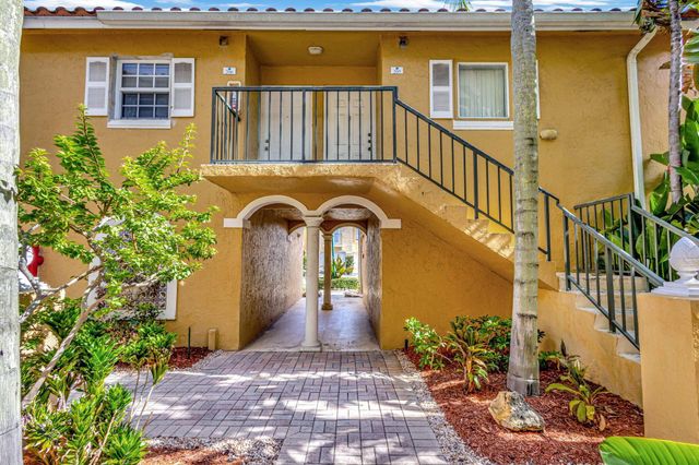 1120 Lake Shore Drive 206, Lake Park, FL 33403
