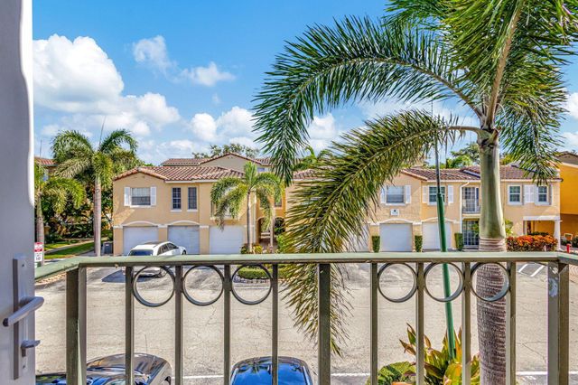 1120 Lake Shore Drive 206, Lake Park, FL 33403