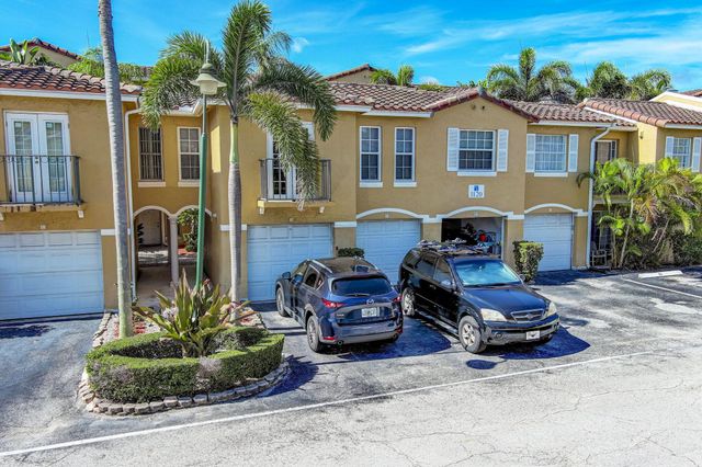 1120 Lake Shore Drive 206, Lake Park, FL 33403