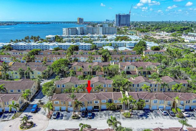 1120 Lake Shore Drive 206, Lake Park, FL 33403