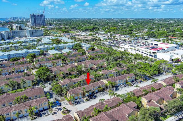 1120 Lake Shore Drive 206, Lake Park, FL 33403