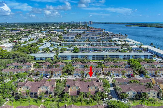 1120 Lake Shore Drive 206, Lake Park, FL 33403