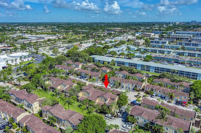 1120 Lake Shore Drive 206, Lake Park, FL 33403