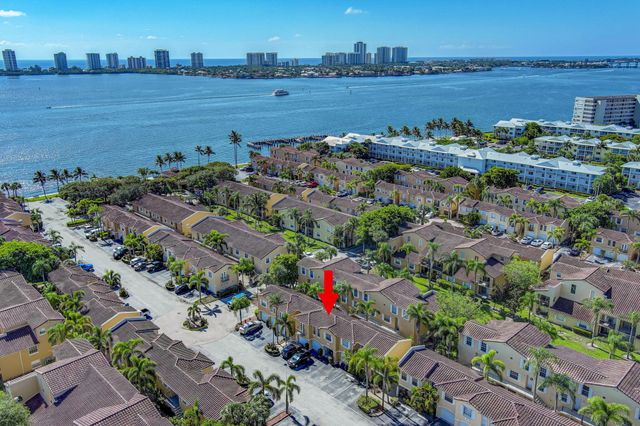 1120 Lake Shore Drive 206, Lake Park, FL 33403
