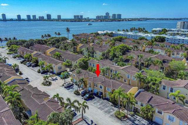 1120 Lake Shore Drive 206, Lake Park, FL 33403