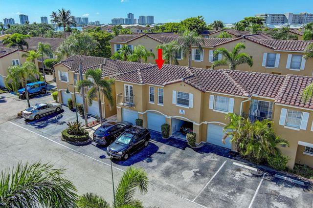 1120 Lake Shore Drive 206, Lake Park, FL 33403