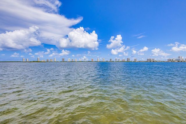 1120 Lake Shore Drive 206, Lake Park, FL 33403