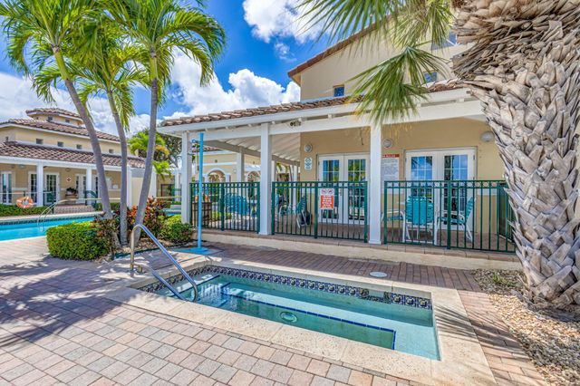 1120 Lake Shore Drive 206, Lake Park, FL 33403