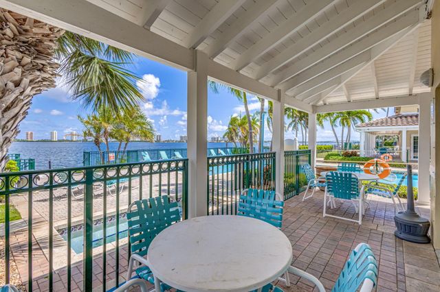 1120 Lake Shore Drive 206, Lake Park, FL 33403