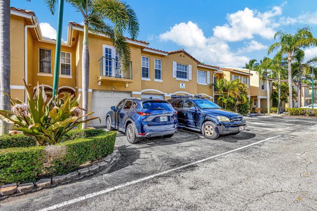 1120 Lake Shore Drive 206, Lake Park, FL 33403