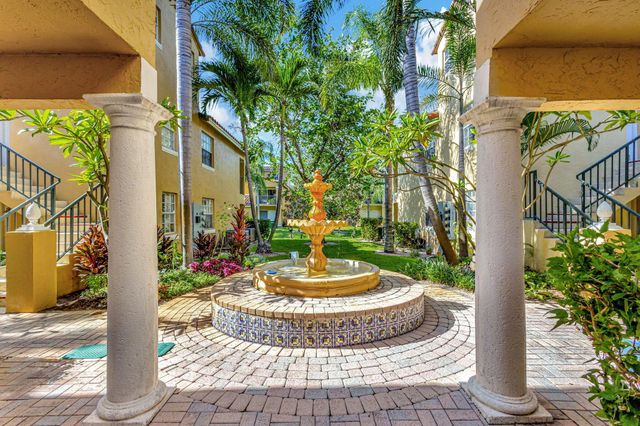 1120 Lake Shore Drive 206, Lake Park, FL 33403