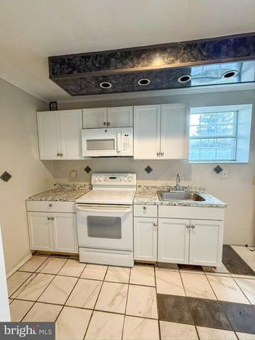 1215 KENT, Gwynn Oak, MD 21207