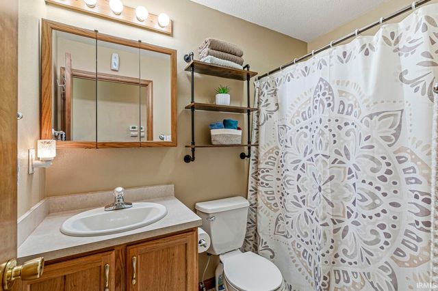 30336 Wynd Tree Boulevard, Elkhart, IN 46516