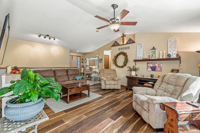 30336 Wynd Tree Boulevard, Elkhart, IN 46516