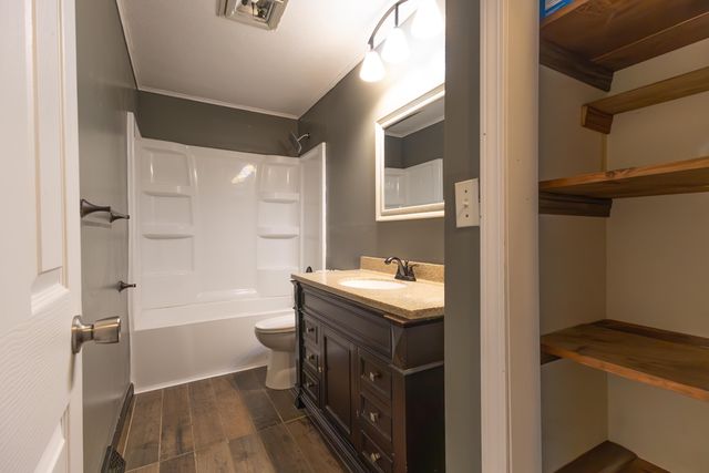 1141 COUNTY ROAD 2360, Moberly, MO 65270