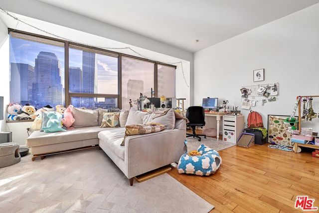 1100 Wilshire Boulevard 2108, Los Angeles, CA 90017