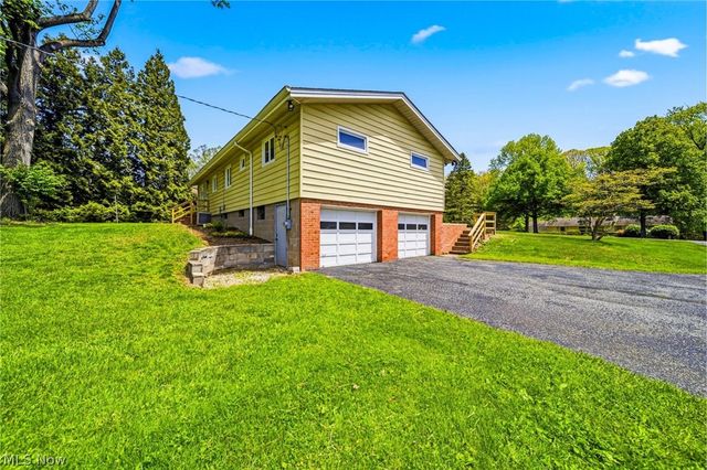 202 Briar Hill Drive, Painesville Twp, OH 44077