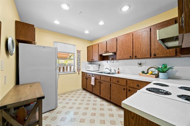 1617 Dewey, Hollywood, FL 33020