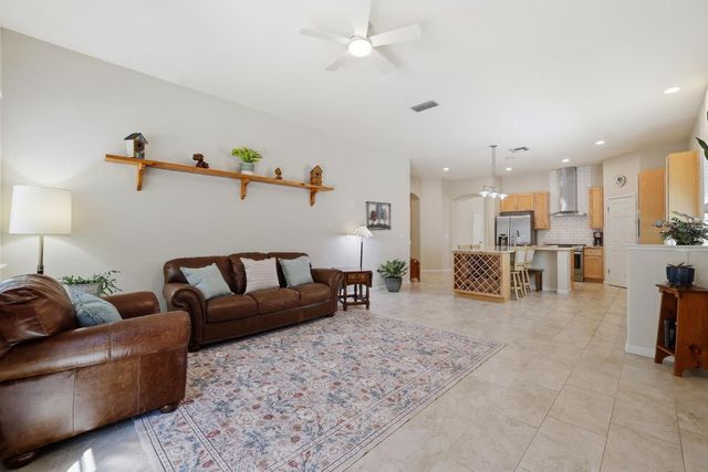 5361 Brookfield Cir, Rocklin, CA 95677