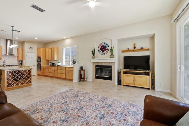 5361 Brookfield Cir, Rocklin, CA 95677