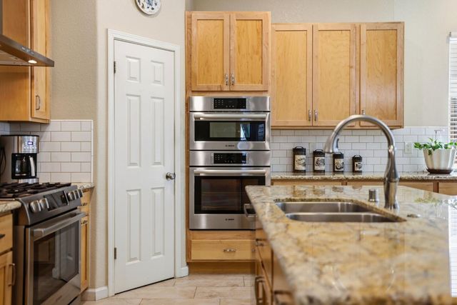 5361 Brookfield Cir, Rocklin, CA 95677