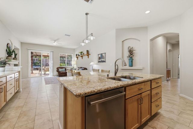 5361 Brookfield Cir, Rocklin, CA 95677